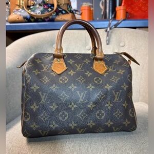 Louis Vuitton Monogram Speedy 25